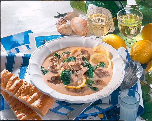 Griechisches Zitronen-Lamm-Ragout Rezept Griechisches Zitronen-Lamm-Ragout Rezept