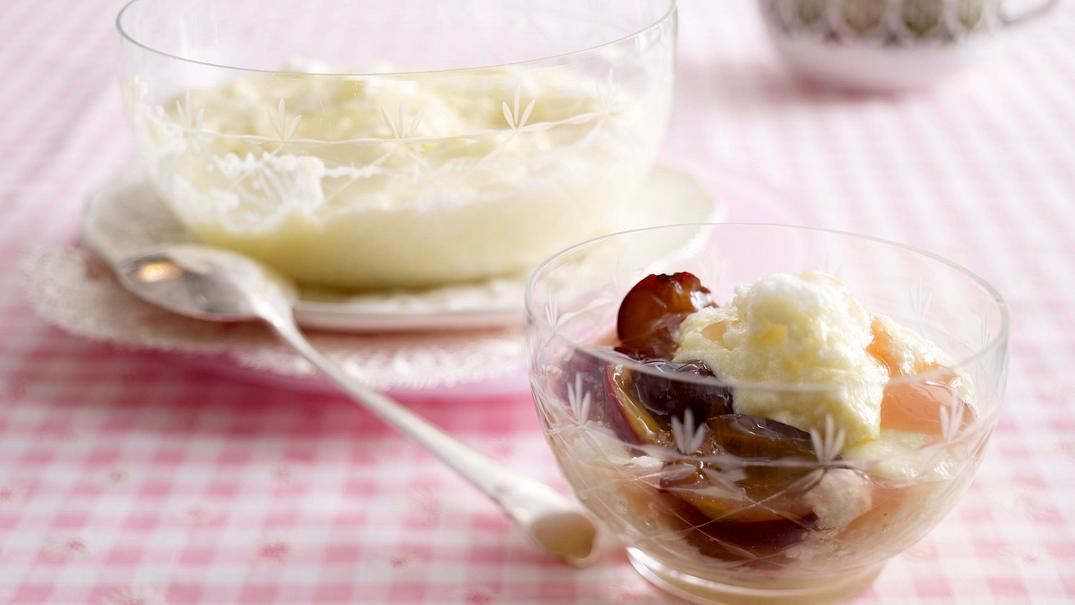 Grießbrei mit Pflaumenkompott Rezept - Foto: LECKER @ Bauer Media Group