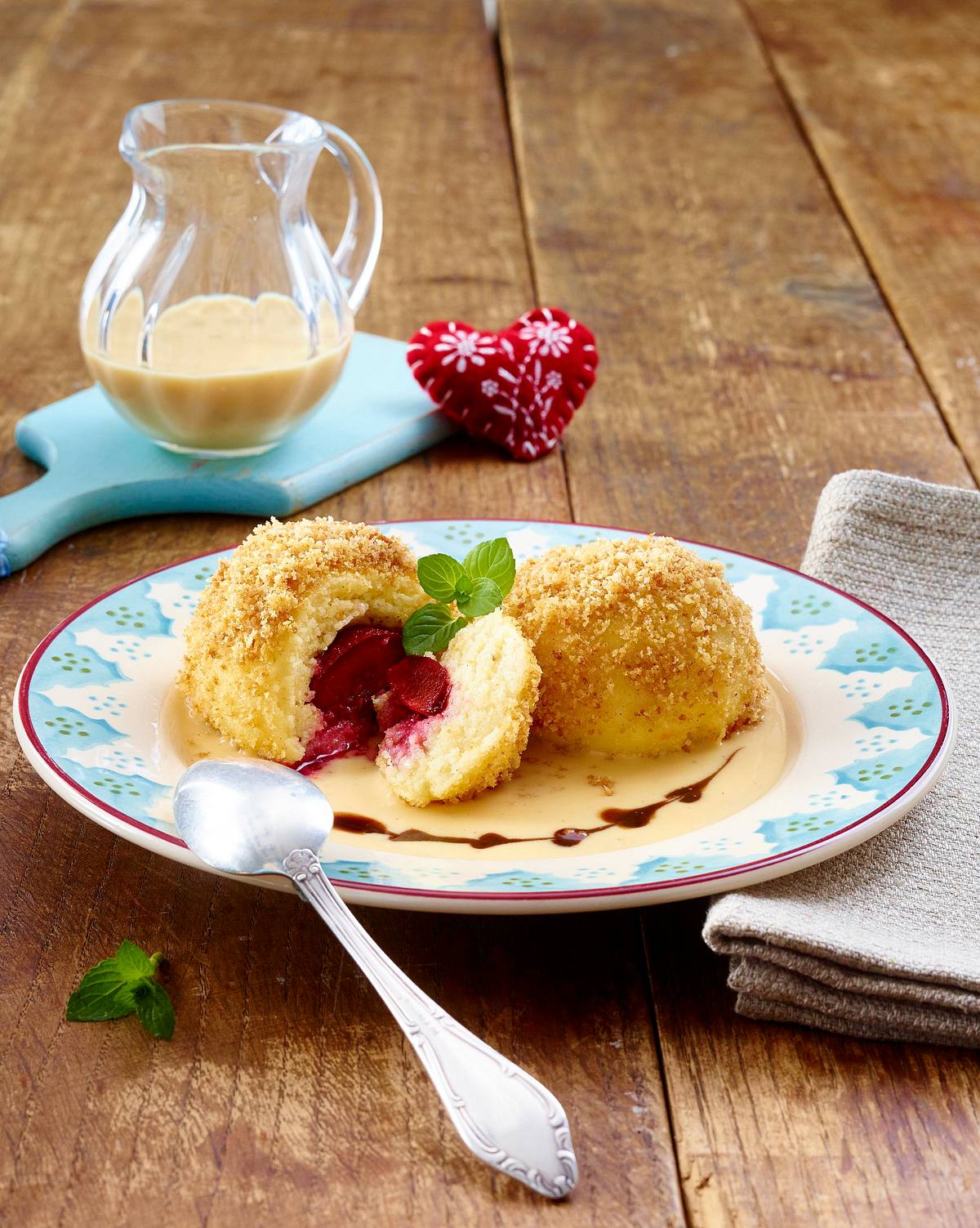 Grießknödel mit Pflaumenfüllung und Vanillesoße Rezept