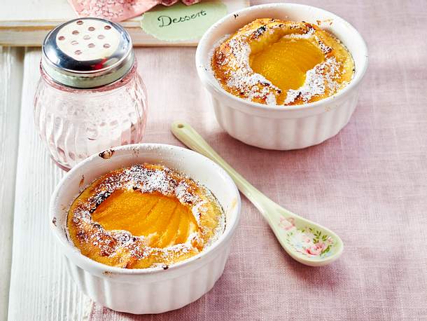 Grieß-Quark-Auflauf mit Aprikosen und Vanillesoße Rezept