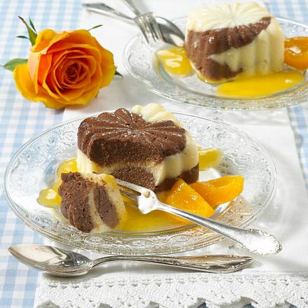 Grieß-Schoko-Flammeri mit Aprikosensoße Rezept Grieß-Schoko-Flammeri mit Aprikosensoße Rezept