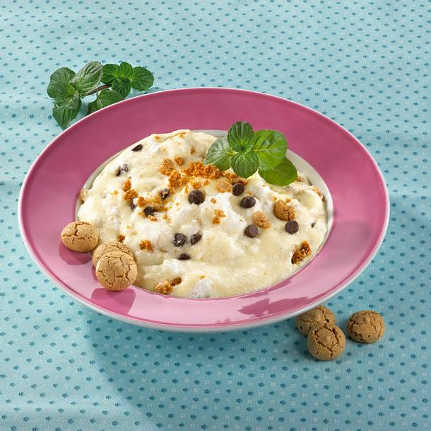 Grießbrei mit Schokotröpfchen und Amarettini Rezept Grießbrei mit Schokotröpfchen und Amarettini Rezept