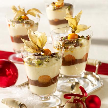 Grießcreme mit Amarettini und karamellisierten Pistazien Rezept Grießcreme mit Amarettini und karamellisierten Pistazien Rezept