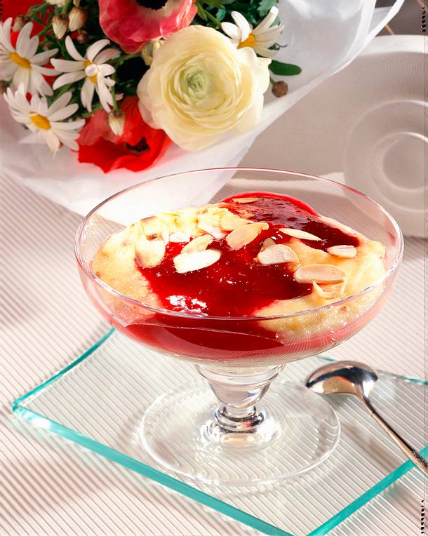 Grießpudding mit Eierlikör Rezept Grießpudding mit Eierlikör Rezept