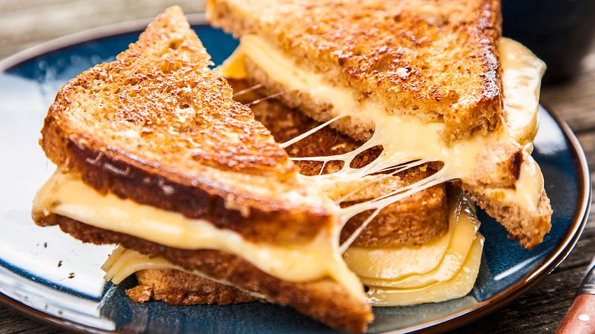 Grilled Cheese (Sandwich) Rezept - Foto:  Shutterstock/George Dolgikh