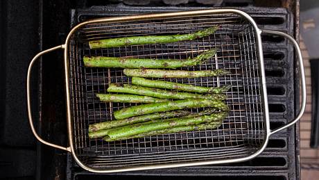 Die besten Grillkörbe im Check - Foto: iStock/ PhotoSouth