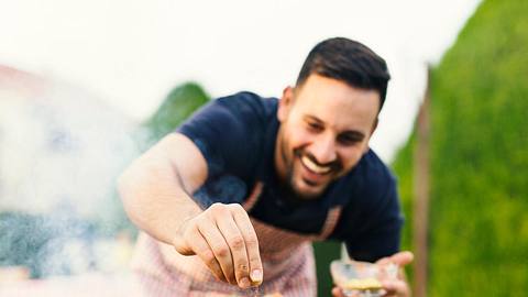 Grillschürze - Foto: iStock / Jelena Danilovic