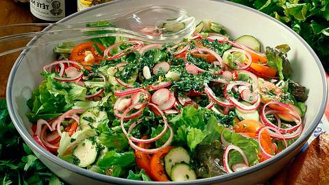 Große Salatschüssel Rezept - Foto: Horn