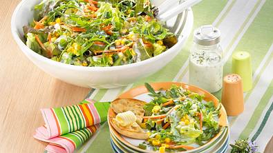 Großer grüner Salat Rezept - Foto: LECKER @ Bauer Media Group