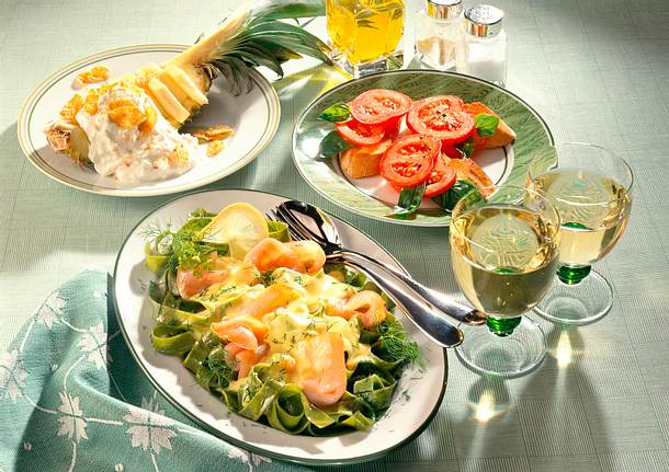 Grüne Bandnudeln in Lachs-Sahnesoße Rezept Grüne Bandnudeln in Lachs-Sahnesoße Rezept