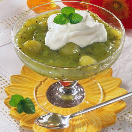 Grüne Grütze mit Schmand Rezept Grüne Grütze mit Schmand Rezept