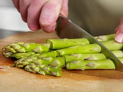 grünen spargel braten - Foto: House of Food / Bauer Food Experts KG