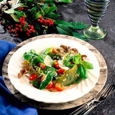 Grüner Salat mit Paprika und Himbeervinaigrette Rezept Grüner Salat mit Paprika und Himbeervinaigrette Rezept