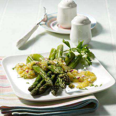Grüner Spargel in Kartoffel-Dressing Rezept