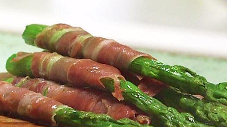 Grüner Spargel mit Serrano-Schinken - Foto: Food & Foto Experts