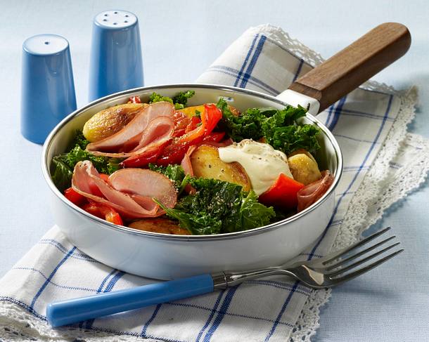 Grünkohlgemüse mit Paprika zu Lachsschinken Rezept Grünkohlgemüse mit Paprika zu Lachsschinken Rezept