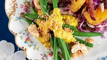 Grüne Bohnen mit Cashewsoße und Rotkohlsalat Rezept - Foto: LECKER @ Bauer Media Group Grüne Bohnen mit Cashewsoße und Rotkohlsalat Rezept - Foto: LECKER @ Bauer Media Group