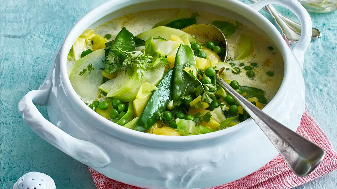 Grüne Gemüsesuppe Rezept - Foto: LECKER @ Bauer Media Group Grüne Gemüsesuppe Rezept - Foto: LECKER @ Bauer Media Group