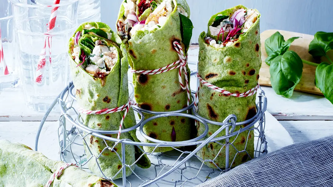 Grüne Hähnchenwraps Rezept - Foto: LECKER @ Bauer Media Group Grüne Hähnchenwraps Rezept - Foto: LECKER @ Bauer Media Group