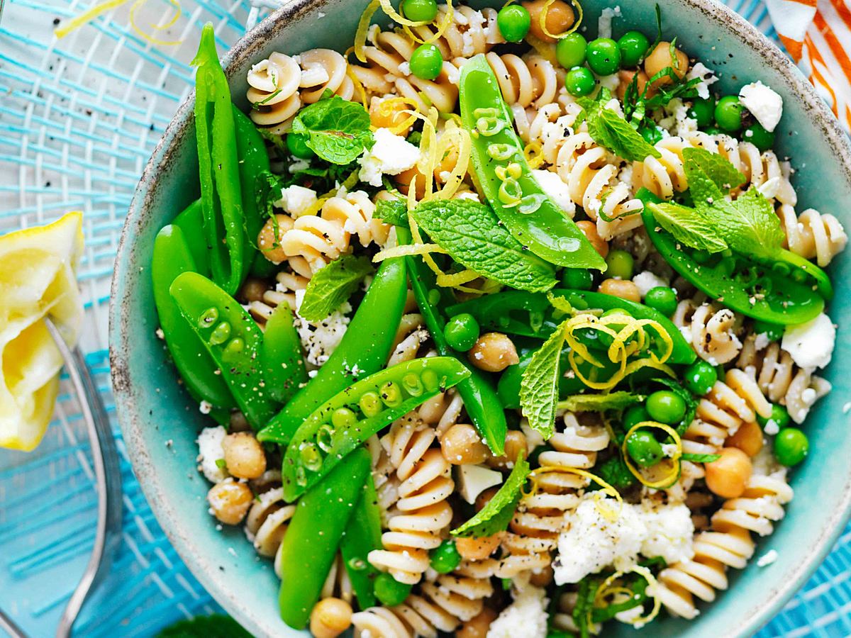 Grüne Pasta-Bowl „Nudel auf der Erbse“ Rezept