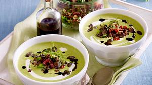 Grüne Spargelsuppe mit Fenchel und Spinat Rezept - Foto: House of Food / Bauer Food Experts KG