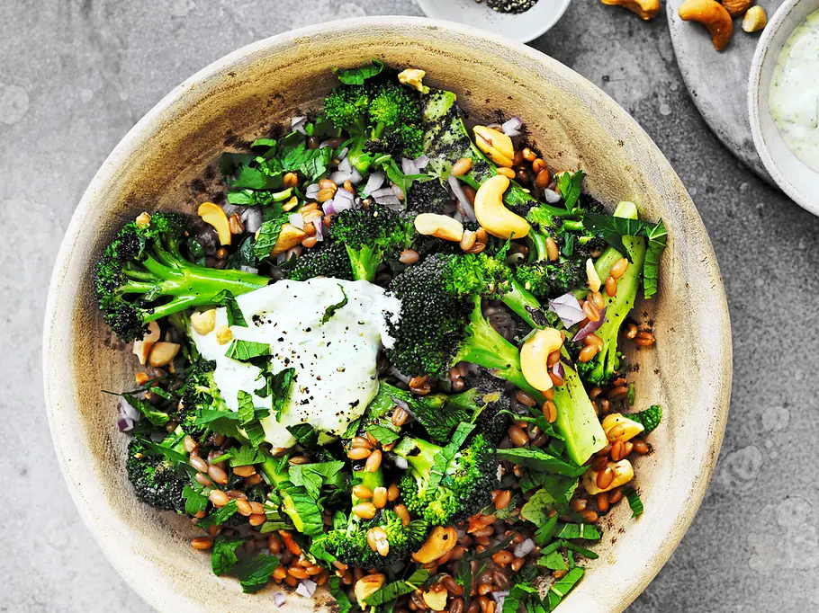 Grüner Flitzer: Brokkolisalat mit Dinkel Rezept Grüner Flitzer: Brokkolisalat mit Dinkel Rezept