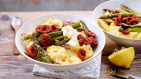 Grüner Ofenspargel zu Chorizo und Zitronenschmand Rezept - Foto: House of Food / Bauer Food Experts KG
