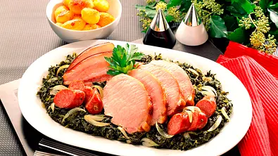 Grünkohl mit Kasseler und Schweinebacke Rezept - Foto: LECKER @ Bauer Media Group