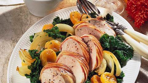 Grünkohl mit Putenfilet im Speckmantel Rezept - Foto: House of Food / Bauer Food Experts KG