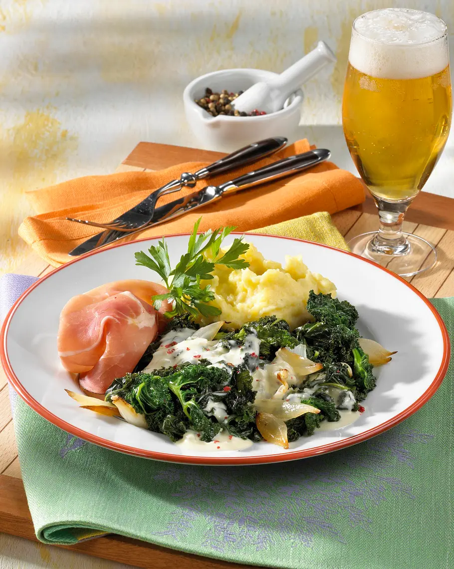 Grünkohl mit Schinken & Püree Rezept Grünkohl mit Schinken & Püree Rezept