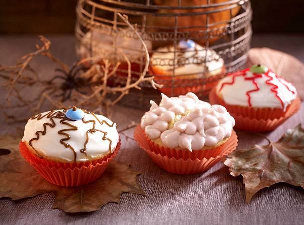 Gruselige Augen- und Gehirn-Muffins Rezept Gruselige Augen- und Gehirn-Muffins Rezept