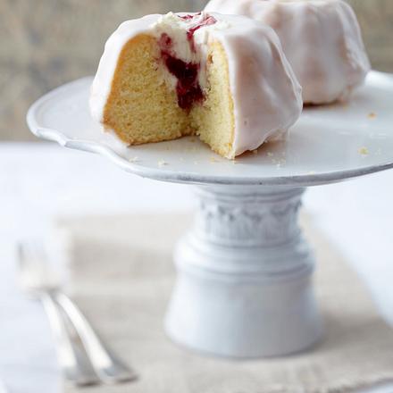 Gugelhupf mit Kirsch-Mascarpone-Füllung Rezept Gugelhupf mit Kirsch-Mascarpone-Füllung Rezept