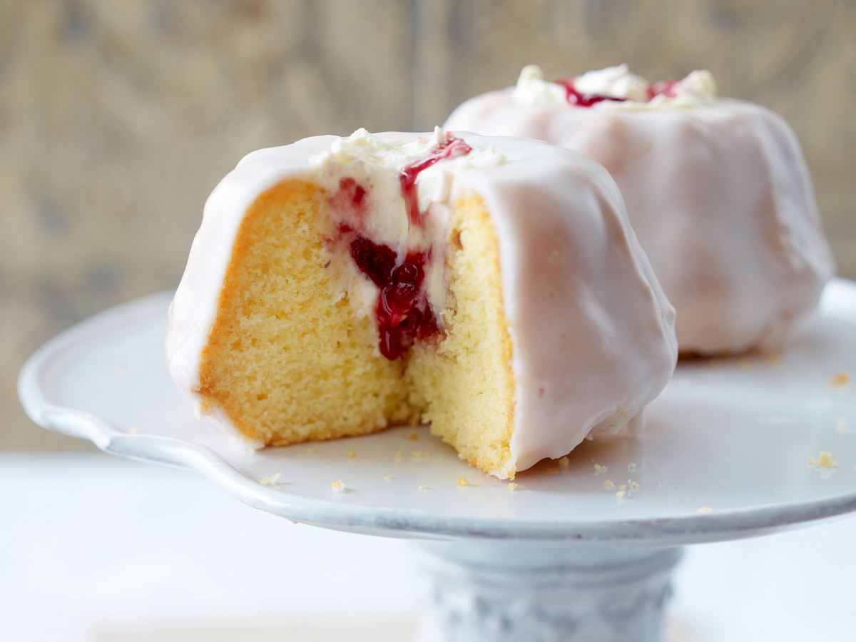 Gugelhupf mit Kirsch-Mascarpone-Füllung Rezept