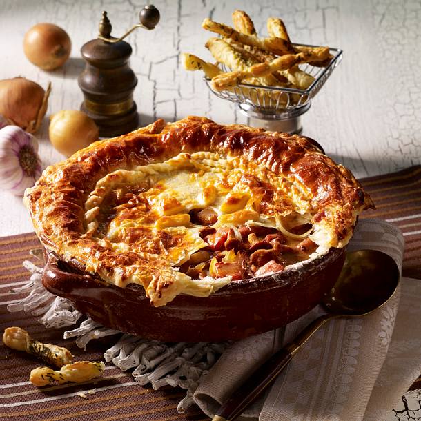 Gulasch unter Blätterteighaube Rezept Gulasch unter Blätterteighaube Rezept