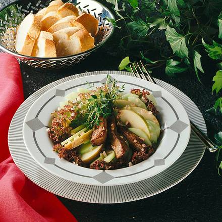Gurken-Apfel-Salat mit Leber Rezept Gurken-Apfel-Salat mit Leber Rezept