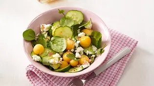 Gurken-Melonen-Salat mit Schafskäse Rezept - Foto: LECKER @ Bauer Media Group