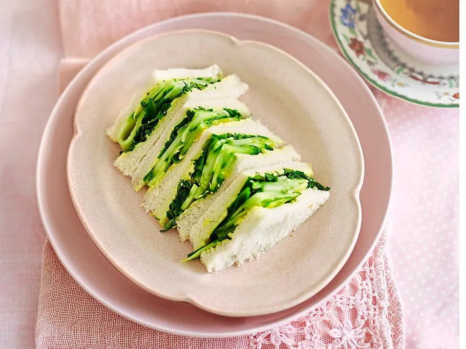 Gurken-Sandwiches mit Senfcreme Rezept Gurken-Sandwiches mit Senfcreme Rezept