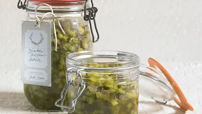 Gurken-Zucchini-Relish Rezept - Foto: LECKER @ Bauer Media Group