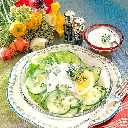 Gurkensalat mit Dillsoße Rezept