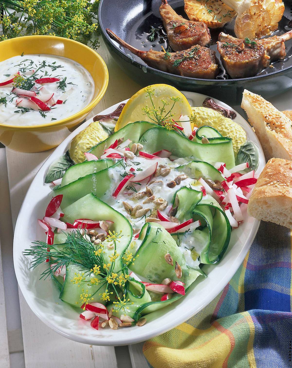 Gurkensalat mit Knoblauch-Joghurt Rezept