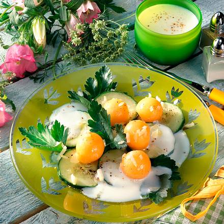Gurkensalat mit Melone Rezept Gurkensalat mit Melone Rezept