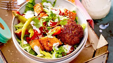 „Gut durch den Nachmittag“-Süßkartoffelsalat Rezept - Foto: LECKER @ Bauer Media Group