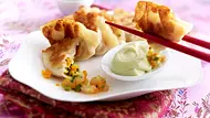 Gyozas (japanische gebratene Teigtaschen) Rezept - Foto: LECKER @ Bauer Media Group Gyozas (japanische gebratene Teigtaschen) Rezept - Foto: LECKER @ Bauer Media Group