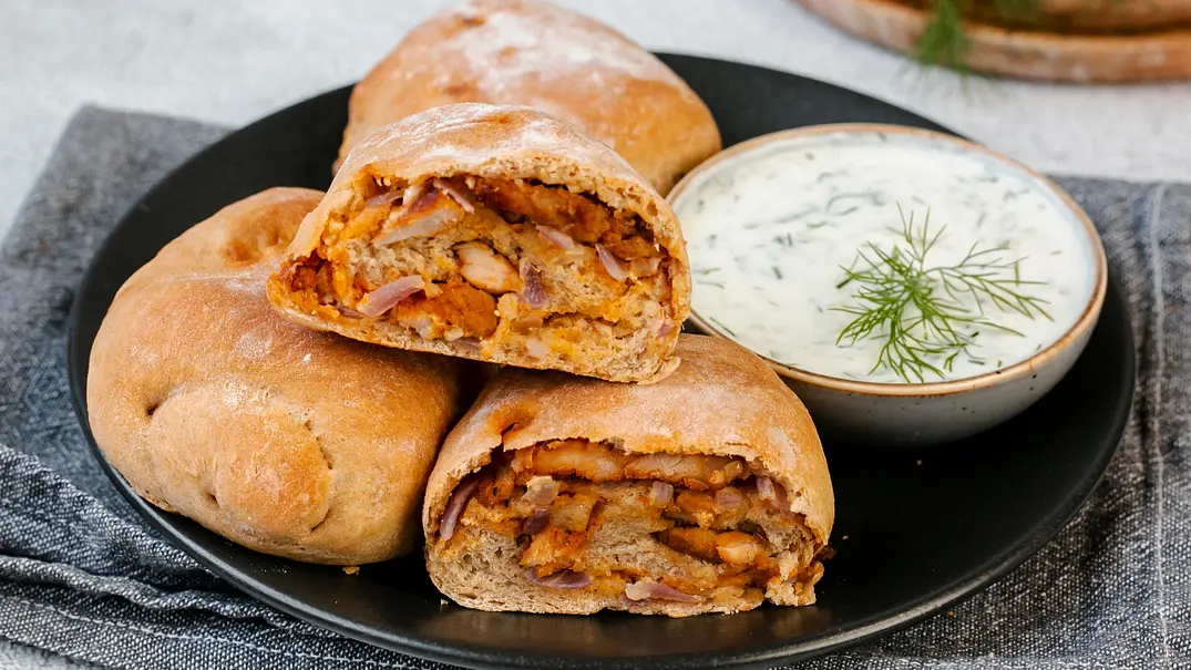 Gyros-Brötchen Rezept - Foto: ShowHeroes für LECKER @ Bauer Media Group Gyros-Brötchen Rezept - Foto: ShowHeroes für LECKER @ Bauer Media Group