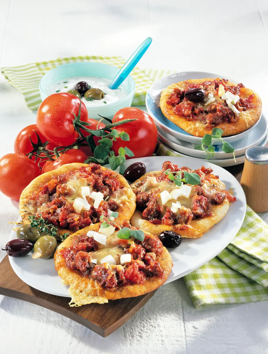 Gyros-Fladen mit Mett, Zwiebeln & Käse Rezept