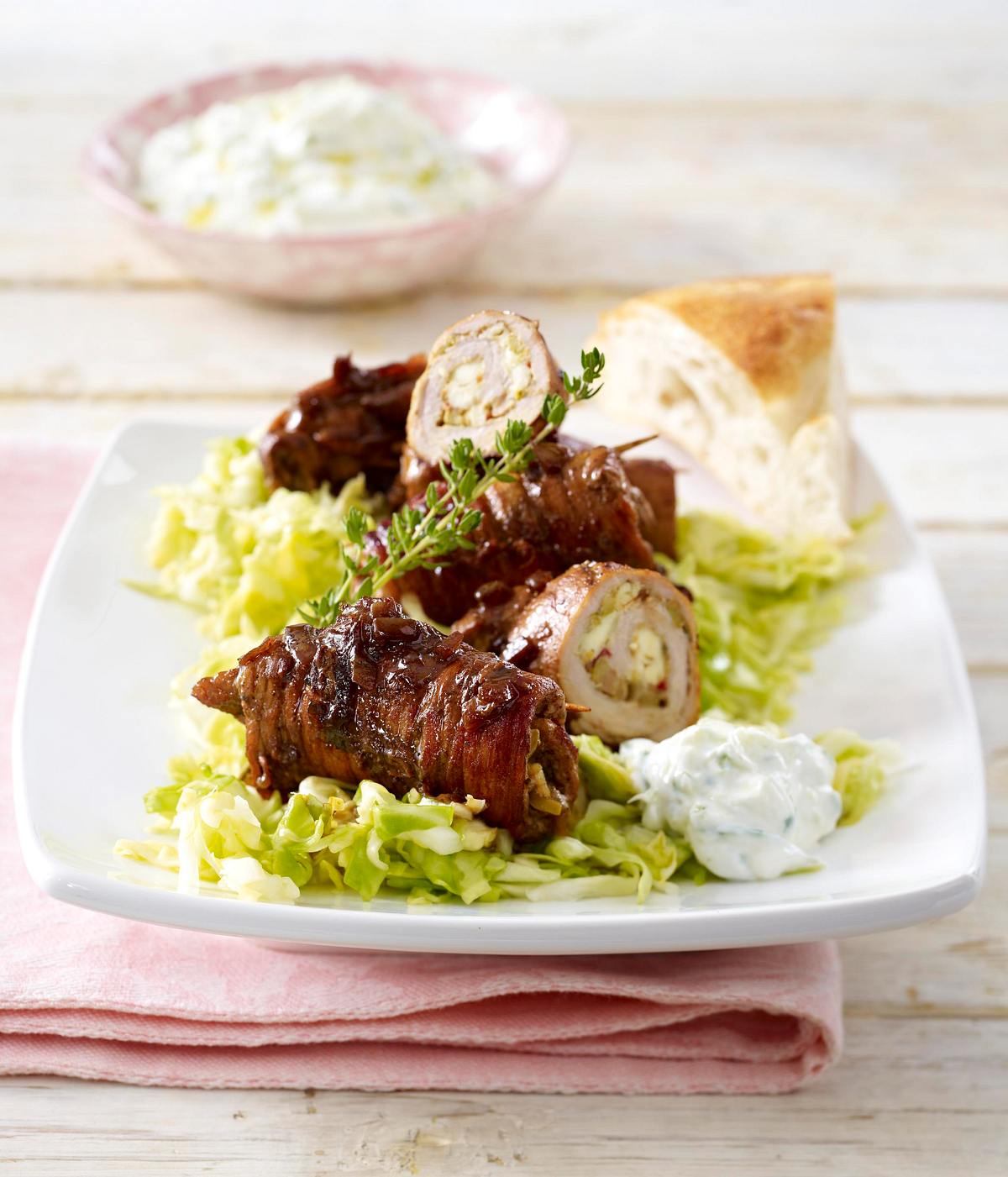 Gyros-Röllchen mit Spitzkrautsalat Rezept