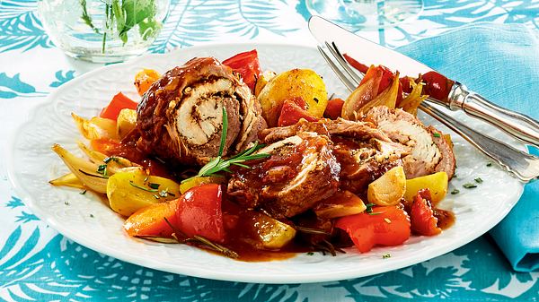 Gyros-Rouladen mit Metaxasoße - Foto: House of Food / Food Experts KG