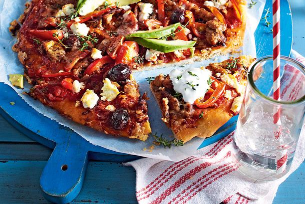 Gyrospizza mit Tsatsiki Rezept Gyrospizza mit Tsatsiki Rezept