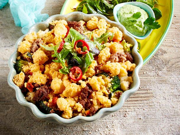 Hack-Auflauf mit Dreierlei-Käse-Crumble Rezept Hack-Auflauf mit Dreierlei-Käse-Crumble Rezept
