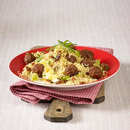 Hack-Couscous mit Joghurt-Dip Rezept Hack-Couscous mit Joghurt-Dip Rezept